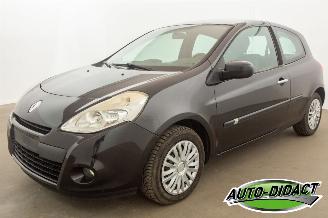 skadebil auto Renault Clio 1.5 Airco 2011/1