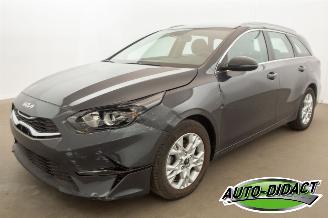 krockskadad bil auto Kia Ceed 1.0 88kW MHEV Automaat Navi Camera Clima 2024/5