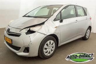 uszkodzony samochody osobowe Toyota Verso S 1.3 VVT-i  Automaat Camera Clima Aspiration 2013/10