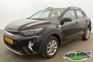 krockskadad bil auto Kia Stonic 1.0 T-GDi MHEV 28.092 km NAP Camera Airco DynamicLine 2024/5