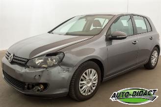 uszkodzony samochody osobowe Volkswagen Golf 1.6 TDI 77kW Clima BlueMotion 2011/9
