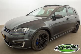 skadebil auto Volkswagen Golf 1.4 TSI GTE Pano Automaat Camera Navi 2015/12