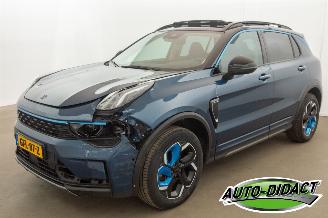 Damaged car Lynk & Co 01 1.5 105kW Automaat Pano Camera 2022/3