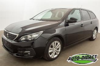Damaged car Peugeot 308 1.2 PureTech Navi Pano Blue Lease Executive Id	174281 2018/11