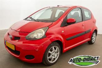 Damaged car Toyota Aygo 1.0-12V Automaat Airco Comfort 2009/5