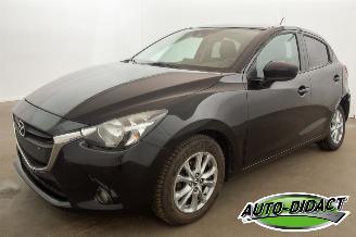 uszkodzony samochody osobowe Mazda 2 1.5 Skyactive Navi Airco 2016/4
