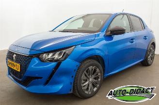 skadebil auto Peugeot e-208 e-208 50 kWh EV Automaat Active Pack Navi 2022/11