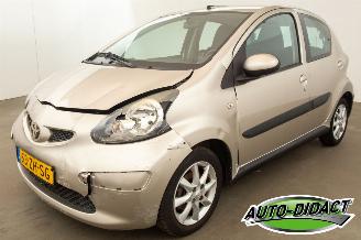 Schadeauto Toyota Aygo 1.0-12V Airco 2008/3