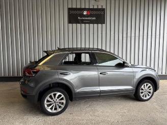 uszkodzony samochody osobowe Volkswagen T-Roc Life 1.5 TSI DSG 2022/5