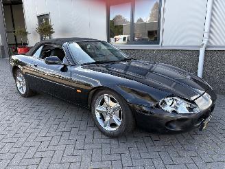 Voiture accidenté Jaguar Xk-8 4.0 V8 Convertible 1998/1