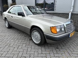 Voiture accidenté Mercedes 200-serie 230CE Automaat 1987/8
