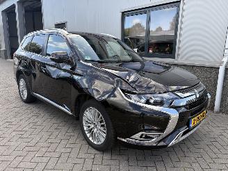 skadebil auto Mitsubishi Outlander 2.4 PHEV S-Edition 2018/10
