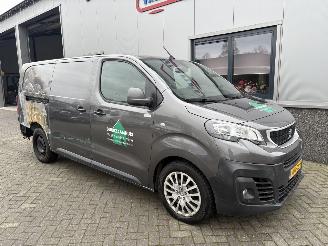krockskadad bil bedrijf Peugeot Expert 231L 2.0 BlueHDI 120 Premium 2018/6