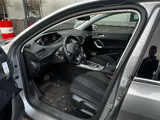 Peugeot 308 1.2 PureTech Allure Automaat picture 11