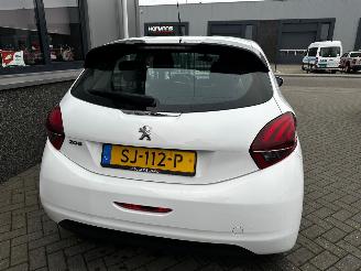 Peugeot 208 1.6 BlueHDi Blue Lease picture 10