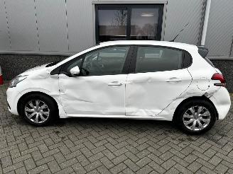 Peugeot 208 1.6 BlueHDi Blue Lease picture 37