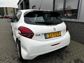 Peugeot 208 1.6 BlueHDi Blue Lease picture 16