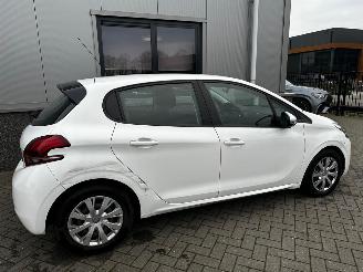 Peugeot 208 1.6 BlueHDi Blue Lease picture 4