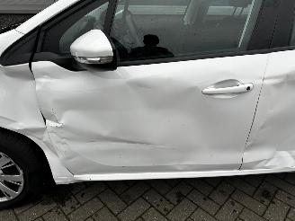 Peugeot 208 1.6 BlueHDi Blue Lease picture 34