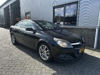 Damaged car Opel Astra TWIN TOP 1.8 Temptation 2008/4
