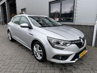 uszkodzony samochody osobowe Renault Mégane Estate 1.5 dCi Limited 2017/10