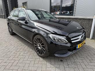 Vaurioauto  passenger cars Mercedes C-klasse C-Klasse Estate 200 Prestige 2017/2
