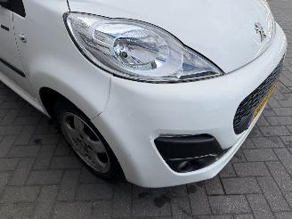 Peugeot 107 1.0 Sportium picture 31