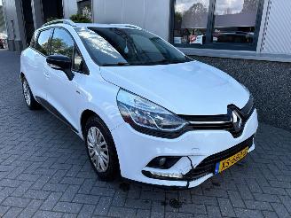 Voiture accidenté Renault Clio 0.9-TCe Limited 2019/3
