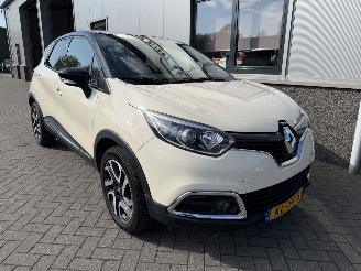 Vaurioauto  passenger cars Renault Captur 0.9 TCe Dynamique 2016/10