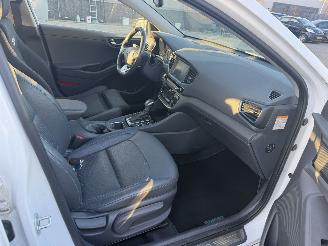 Hyundai Ioniq 1.6 GDI First Edition picture 42