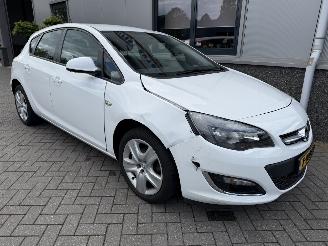 krockskadad bil auto Opel Astra 1.4 Anniversary Edition 2012/11