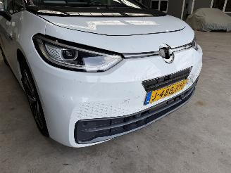 Volkswagen ID.3 First Plus 58kWh picture 17