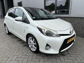Schadeauto Toyota Yaris 1.5 Full Hybrid Dynamic 2012/6