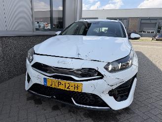 Kia Ceed 1.6 GDI PHEV DynamicLine Plug-in Sportswagon picture 40