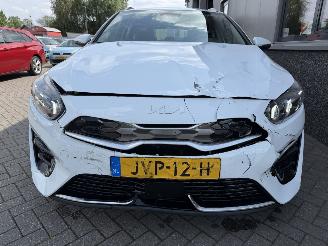 Kia Ceed 1.6 GDI PHEV DynamicLine Plug-in Sportswagon picture 18