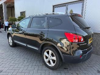 Nissan Qashqai+2 2.0 Tekna picture 2