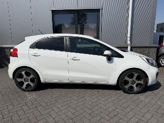 Kia Rio 1.2 CVVT Super Pack picture 3