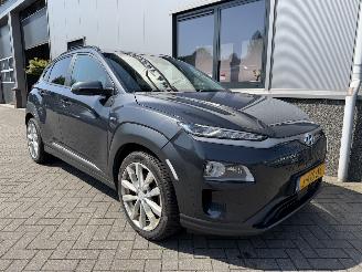 Schadeauto Hyundai Kona EV Premium 64kWh 2020/11