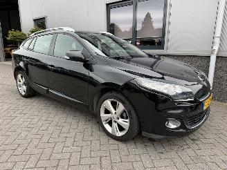 Coche accidentado Renault Mégane 1.2 TCe Collection Estate 2013/7