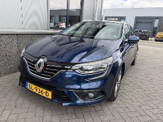 Coche accidentado Renault Mégane 1.2 TCe Serie Signature Exclusiv 2018/5