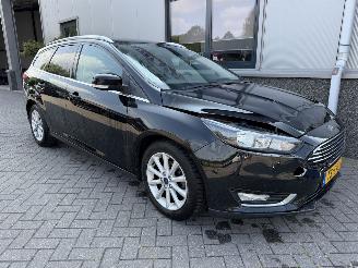 skadebil auto Ford Focus 1.0 Trend Wagon Automaat 2017/12