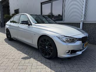 krockskadad bil auto BMW 3-serie 328i xDrive High Executive 2014/3
