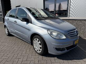 Damaged car Mercedes B-klasse 200 Automaat. 2008/1