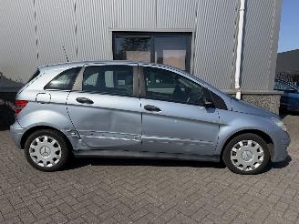 Mercedes B-klasse 200 Automaat. picture 3