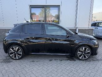 Peugeot 208 1.2 PureTech GT picture 3