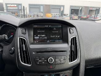 Ford Focus 1.0 Titanium picture 13