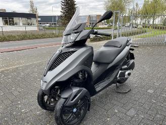 krockskadad bil motor Piaggio MP3 300 Yourban Autorijbewijs 2017/5