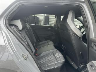 Volkswagen Golf 1.5 eTSI R-Line Business picture 19