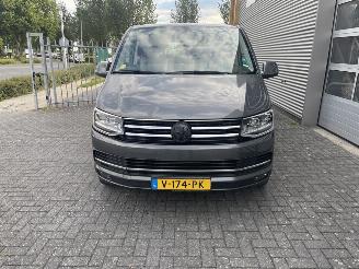 damaged commercial vehicles Volkswagen Transporter Dubbelcabine met weinig km. 2.0 TDI L2H1 DC Trendline 2018/4