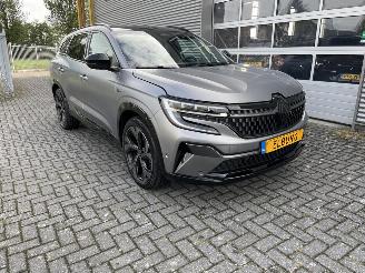damaged passenger cars Renault Espace E-Tech full hybrid 200 esprit Alpine 7p. 2023/12